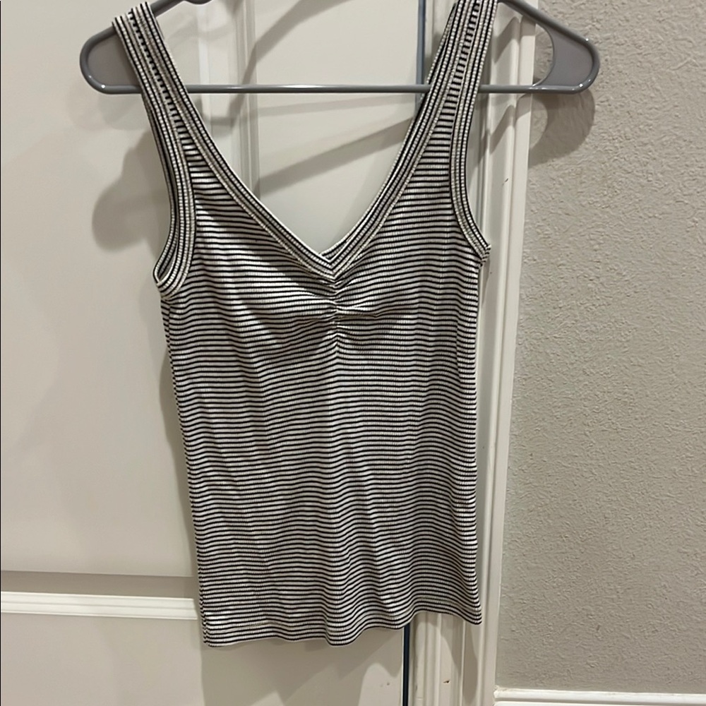 BKE Black and White Ribbed Sleeveless Tank Top